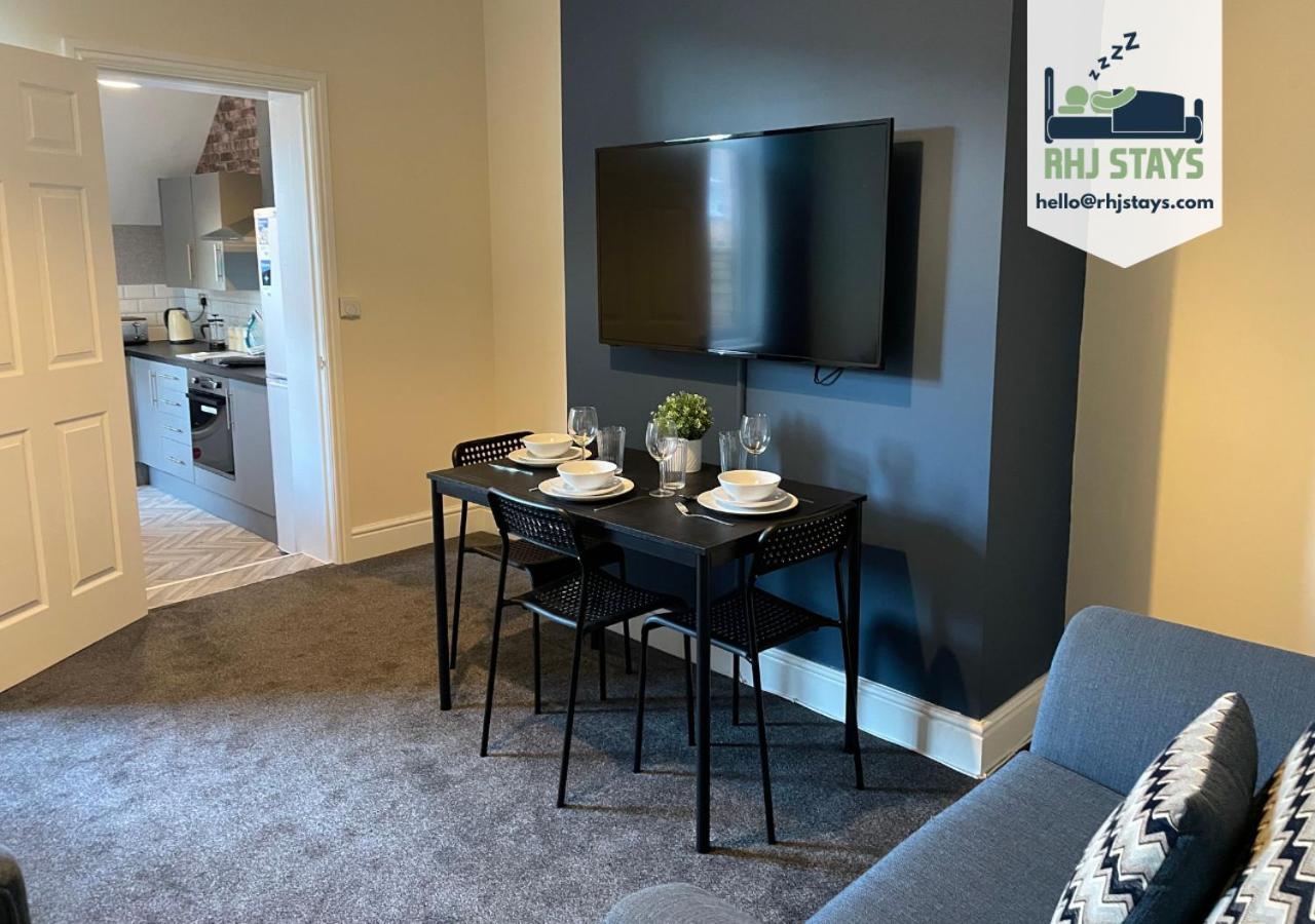 Howe - Newly Refurbished 2 Bedroom Flat Free Parking ゲーツヘッド エクステリア 写真