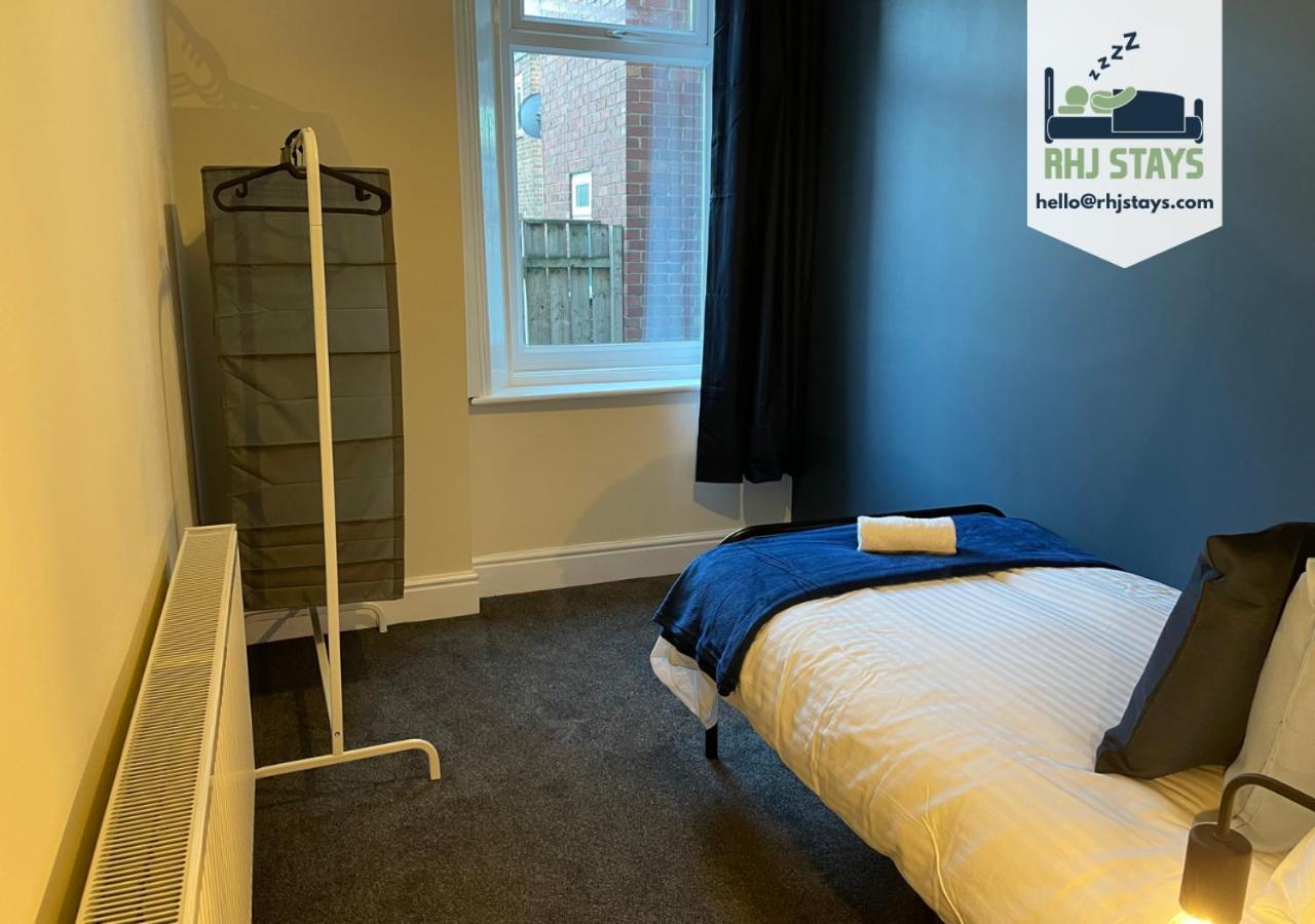 Howe - Newly Refurbished 2 Bedroom Flat Free Parking ゲーツヘッド エクステリア 写真