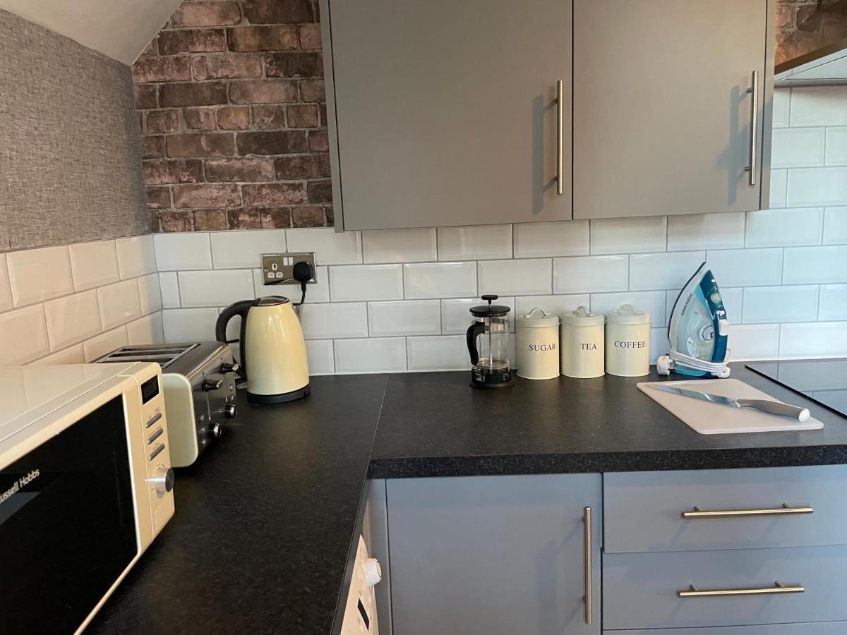 Howe - Newly Refurbished 2 Bedroom Flat Free Parking ゲーツヘッド エクステリア 写真