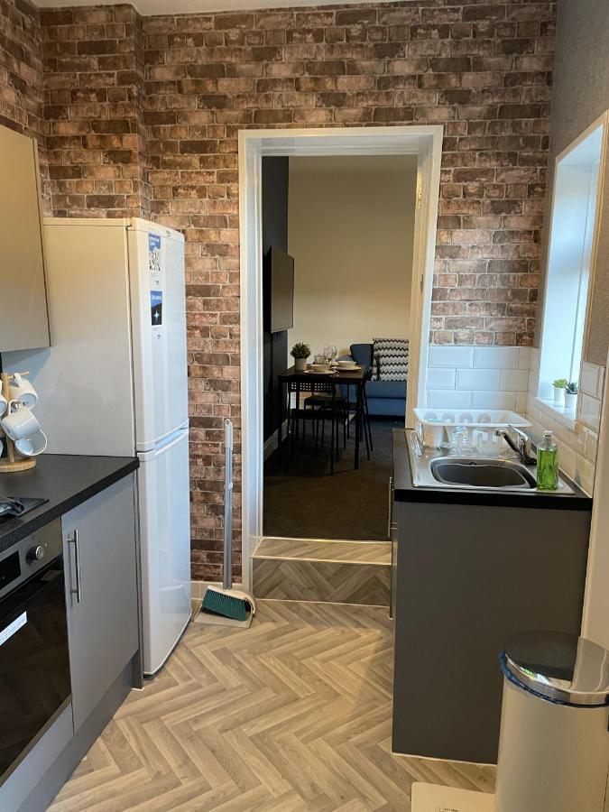 Howe - Newly Refurbished 2 Bedroom Flat Free Parking ゲーツヘッド エクステリア 写真
