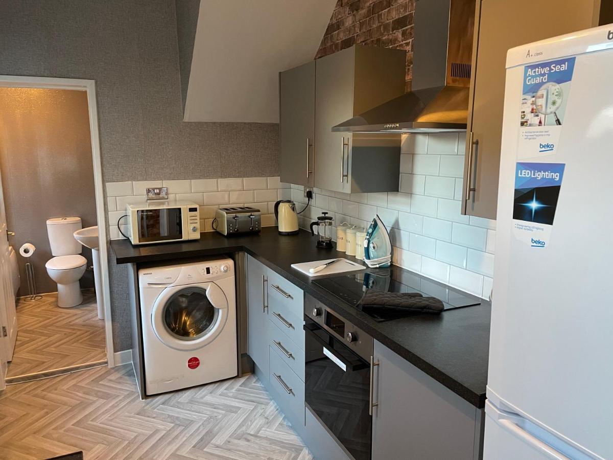 Howe - Newly Refurbished 2 Bedroom Flat Free Parking ゲーツヘッド エクステリア 写真